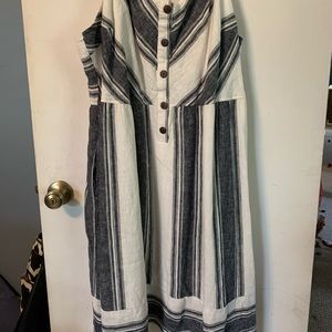 Universal thread Chambray & white lined sun dress